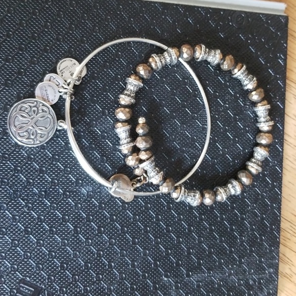 Bracelets - Picture 2 of 3